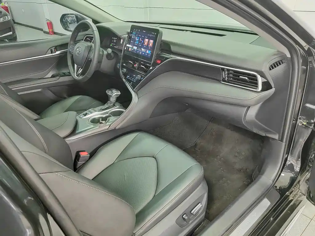 TOYOTA CAMRY 2024