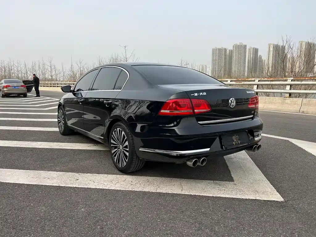 VOLKSWAGEN MAGOTAN 2015