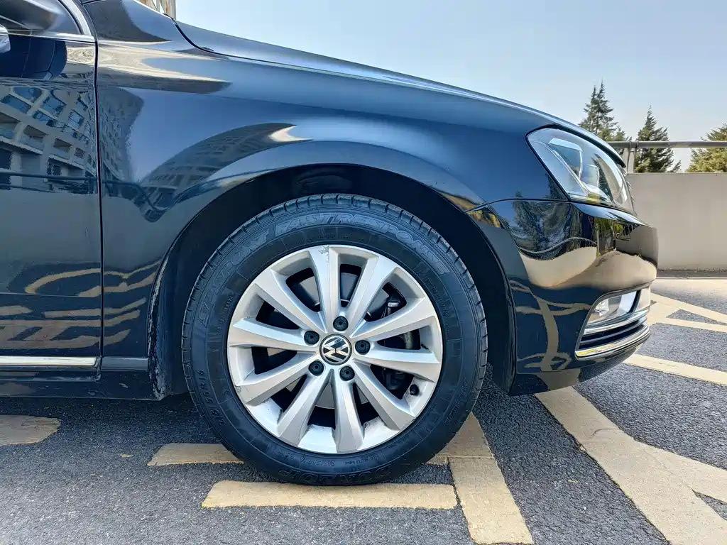 VOLKSWAGEN MAGOTAN 2014