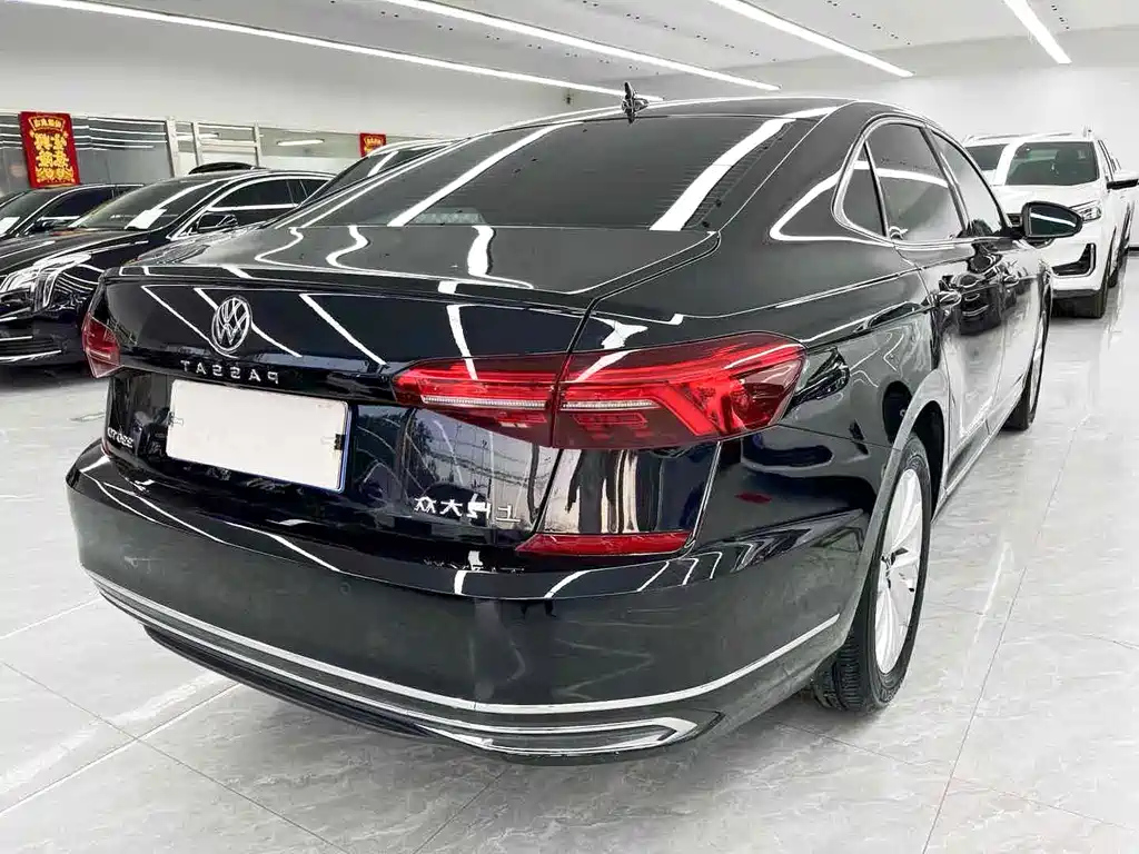 VOLKSWAGEN PASSAT 2021