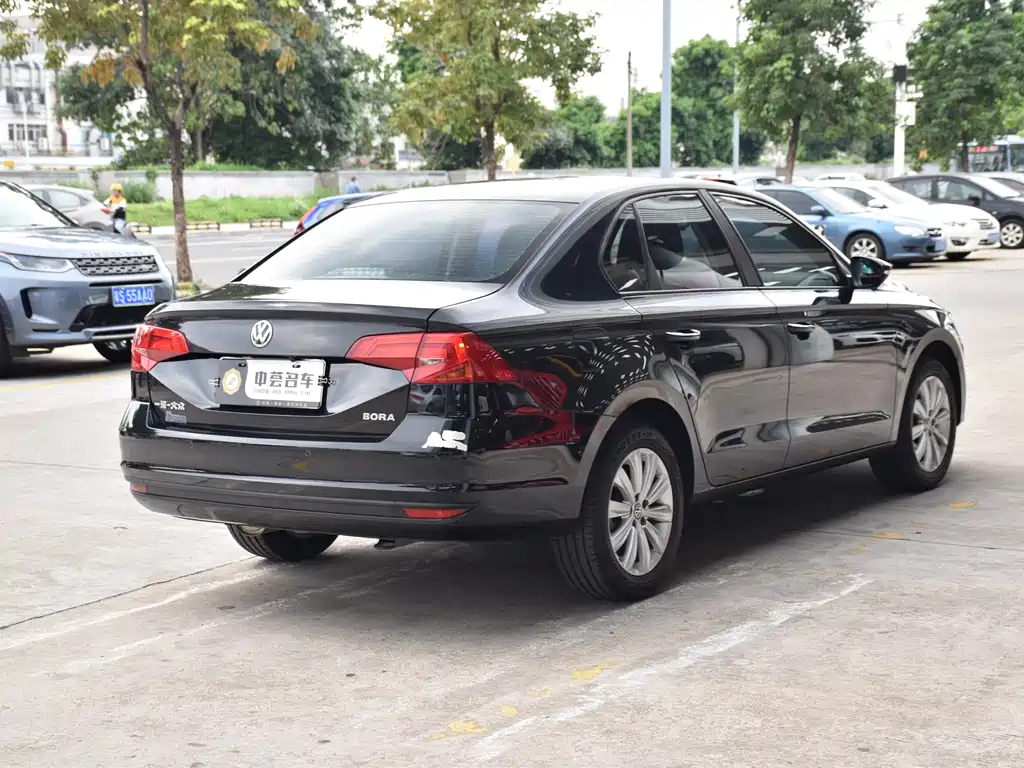 VOLKSWAGEN BORA 2019