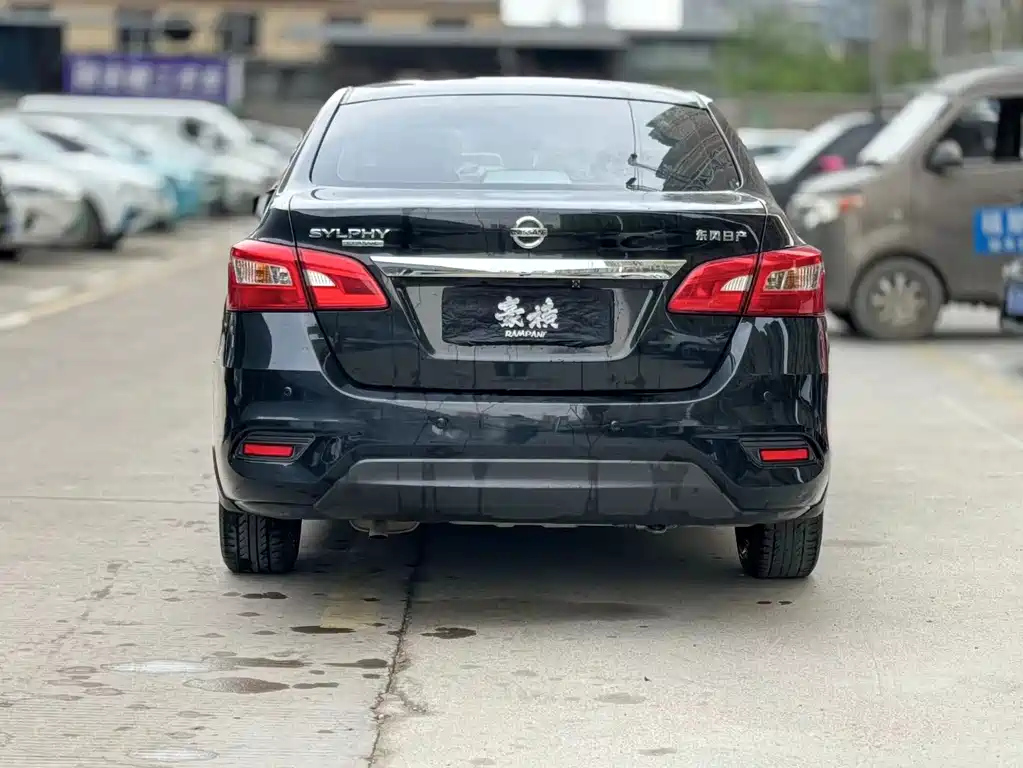 NISSAN SYLPHY 2019