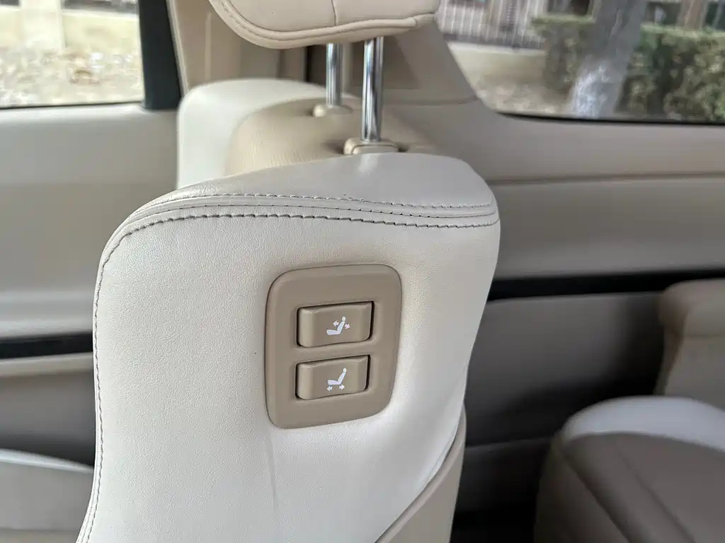 TOYOTA ALPHARD 2015