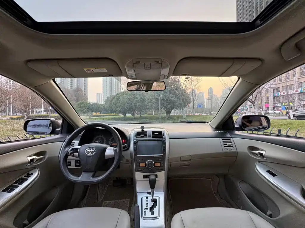 TOYOTA COROLLA 2013