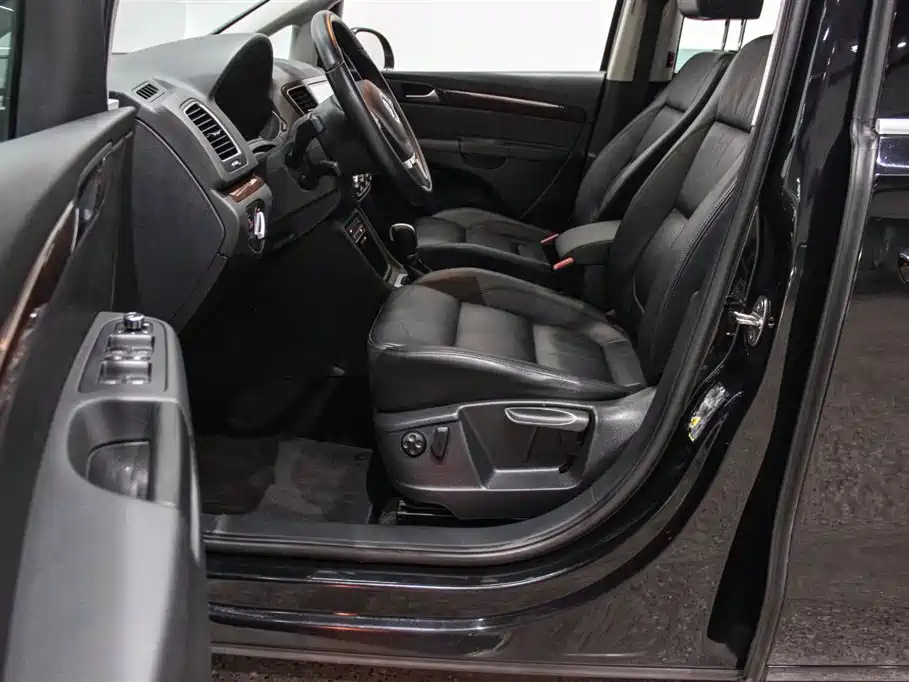 VOLKSWAGEN SHARAN 2014