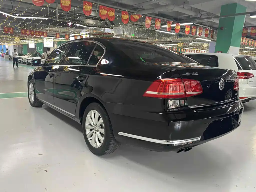 VOLKSWAGEN MAGOTAN 2012