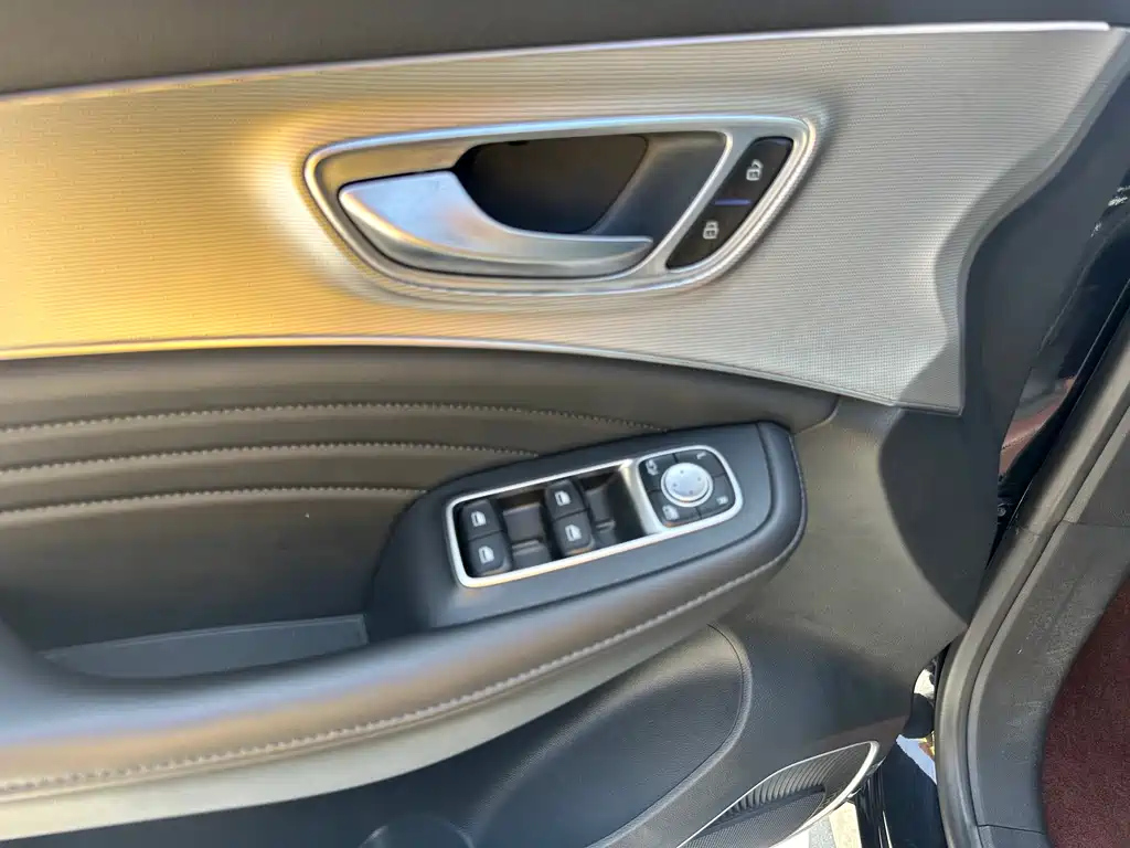ROEWE RX5 MAX 2021
