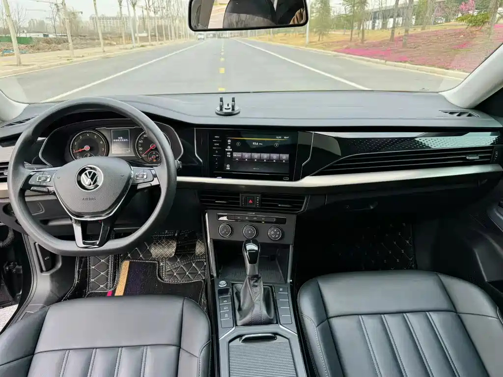 VOLKSWAGEN PASSAT 2021