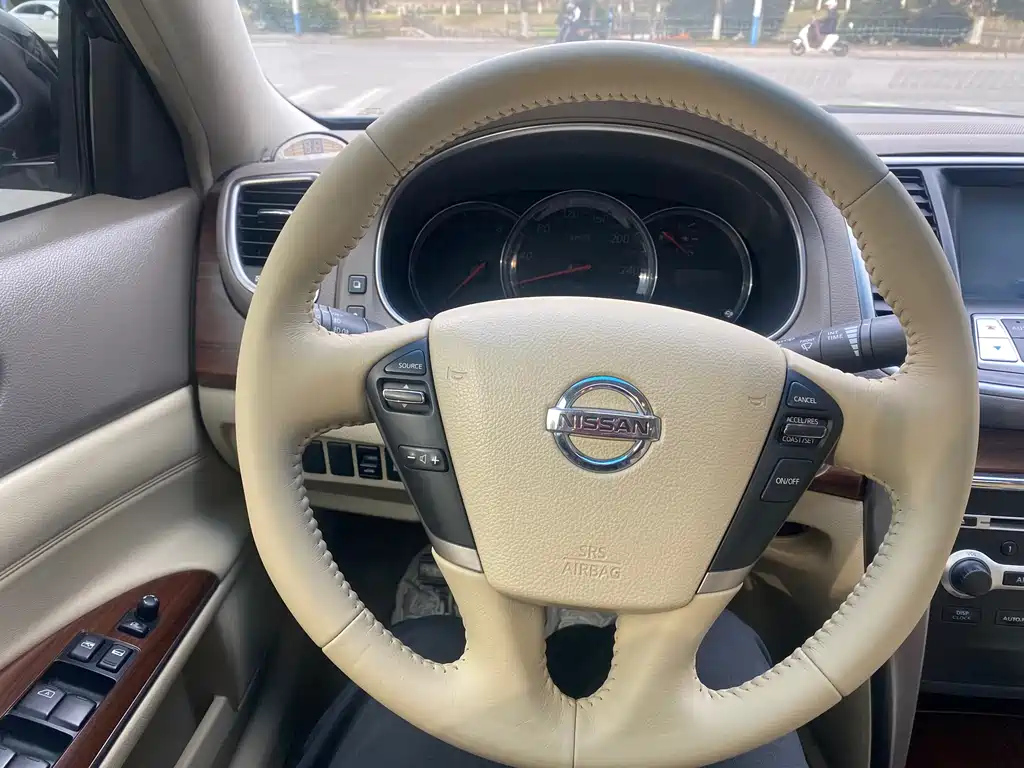 NISSAN TEANA 2010