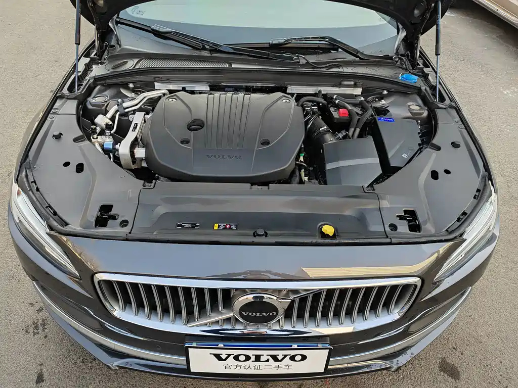 VOLVO S90 2022