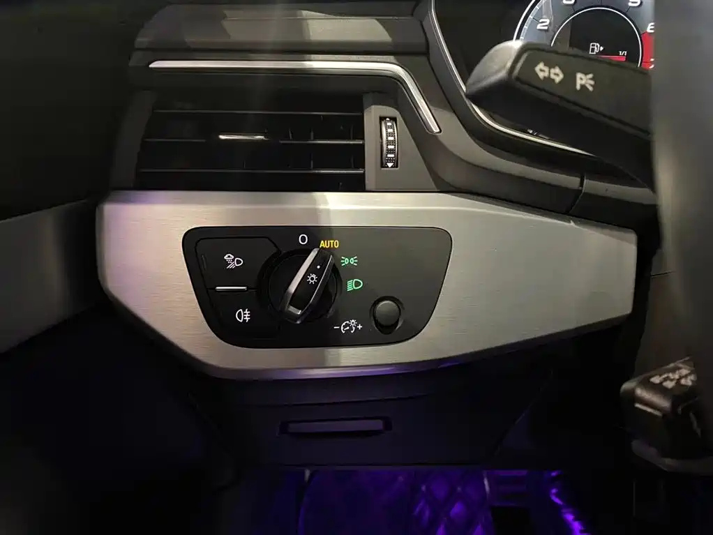 AUDI A4L 2021