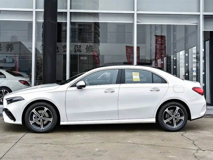 MERCEDES BENZ A-CLASS 2024