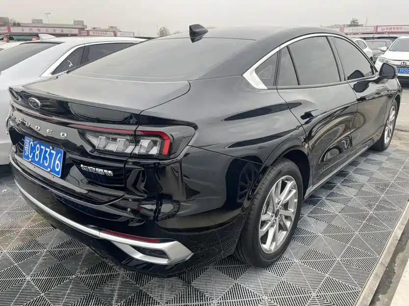 FORD MONDEO 2023