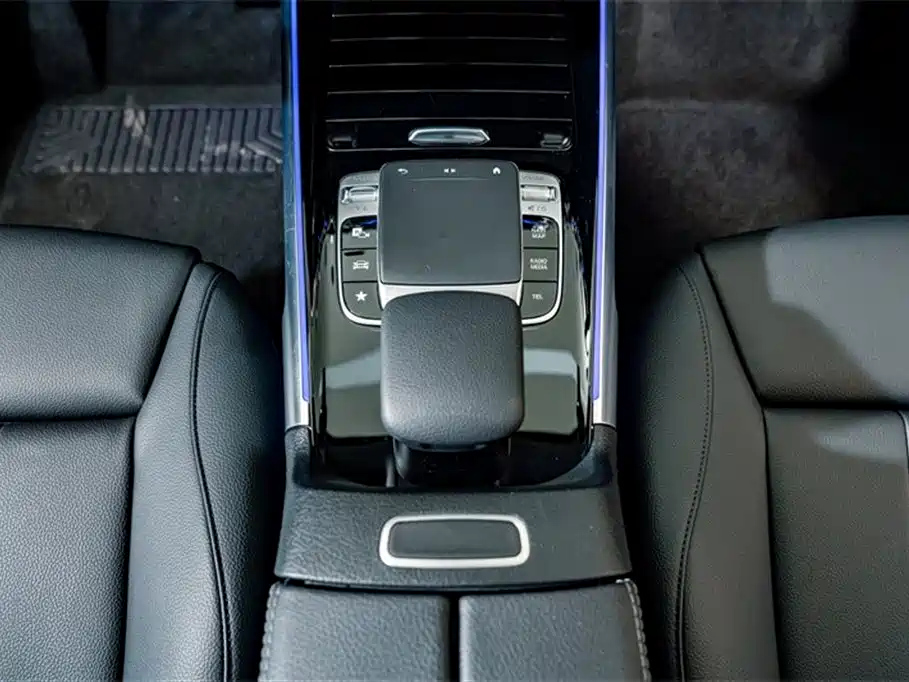 MERCEDES BENZ GLB 2020
