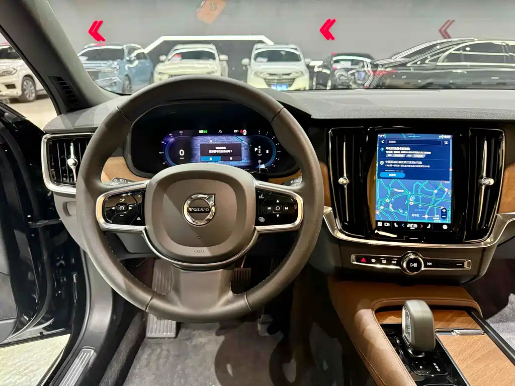 VOLVO S90 2024