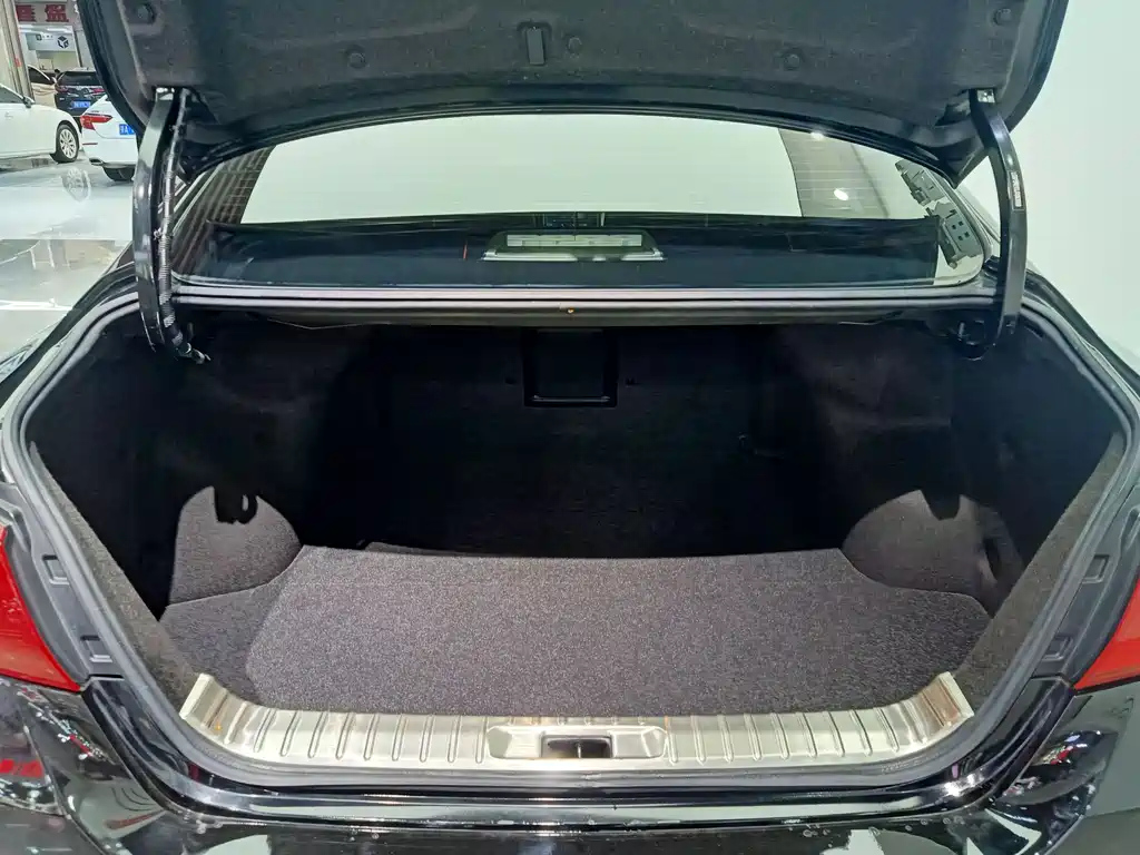 NISSAN TEANA 2018