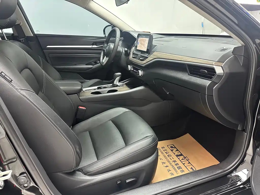 NISSAN TEANA 2022