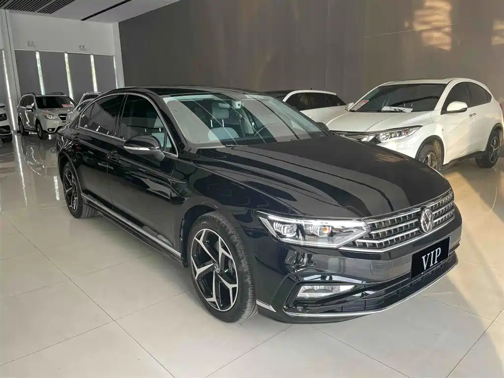 VOLKSWAGEN MAGOTAN 2022