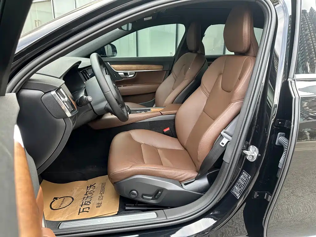 VOLVO S90 2022