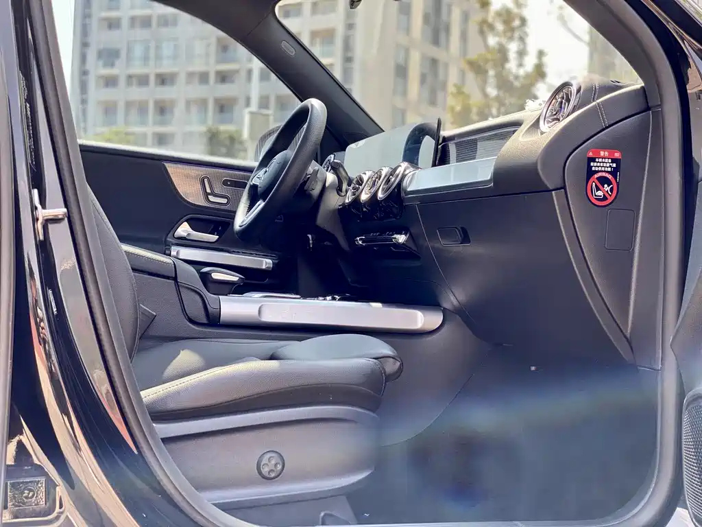 MERCEDES BENZ GLB 2022