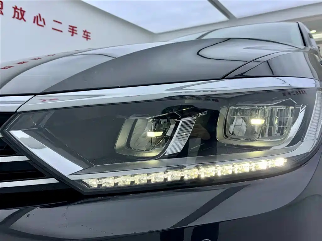 VOLKSWAGEN MAGOTAN 2020