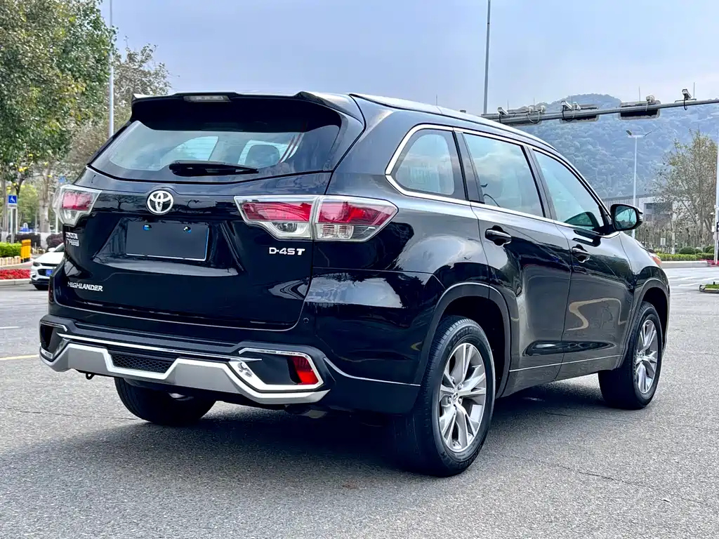 TOYOTA HIGHLANDER 2016