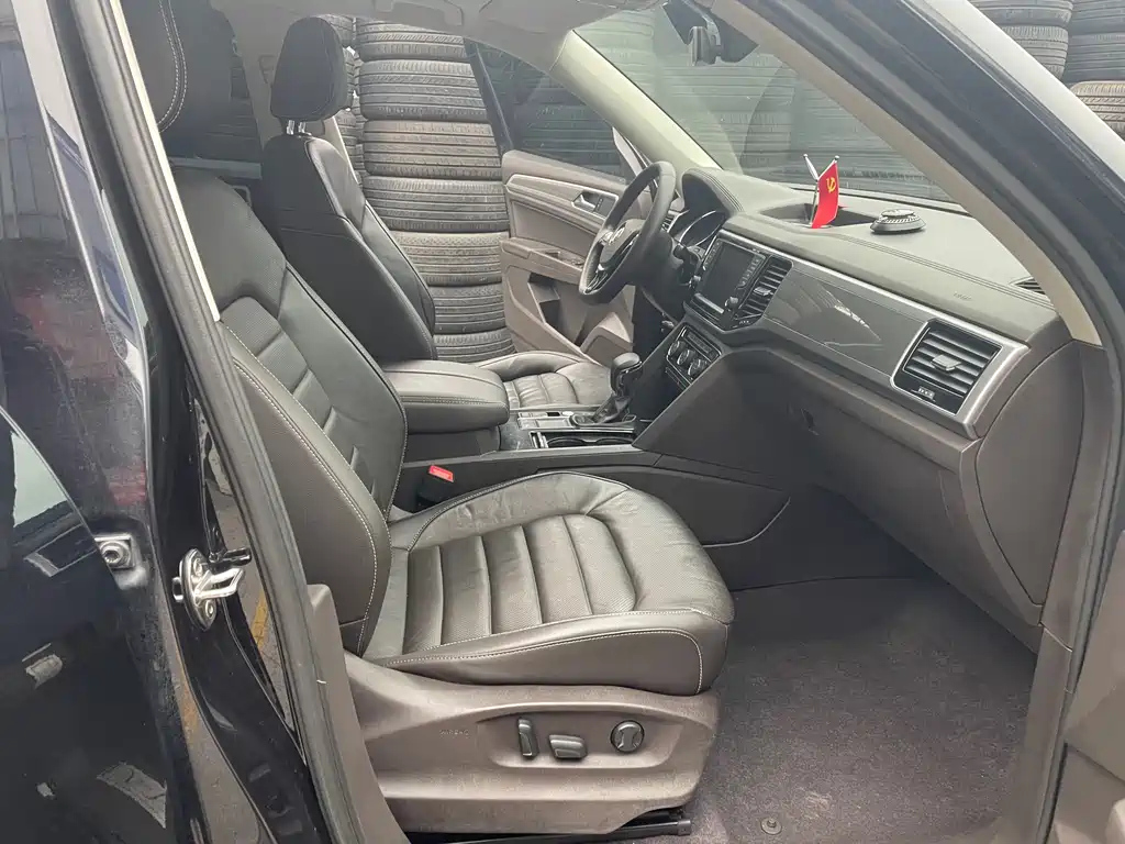 VOLKSWAGEN TOURAN 2018