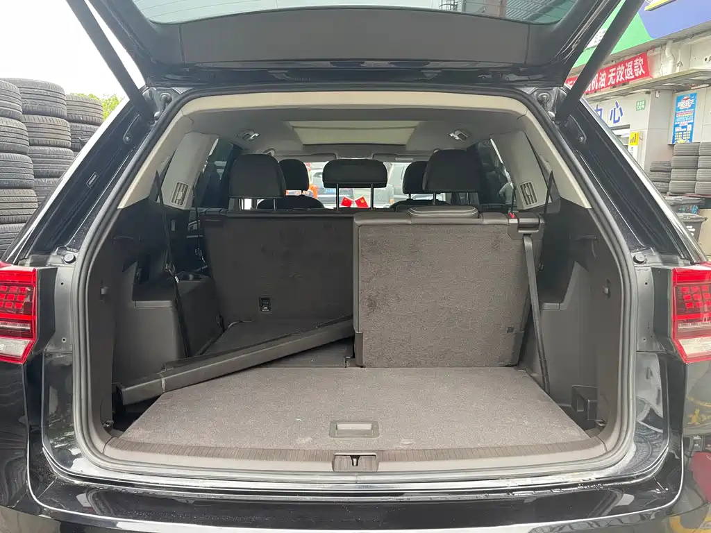 VOLKSWAGEN TOURAN 2018