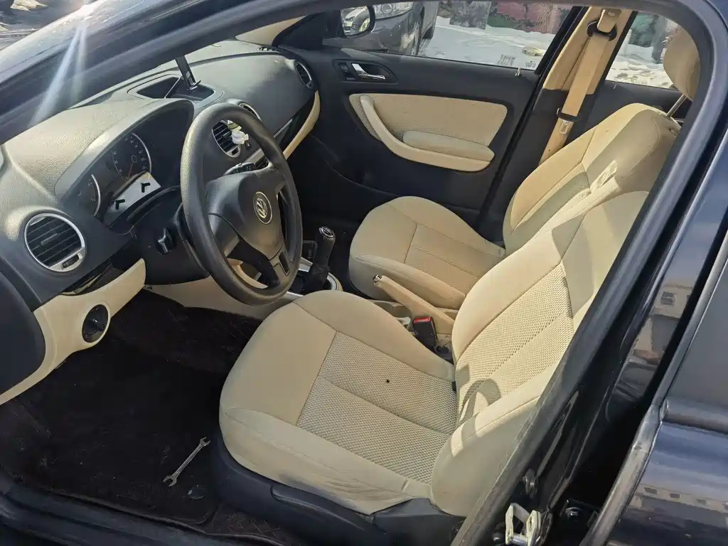 VOLKSWAGEN LAVIDA 2013
