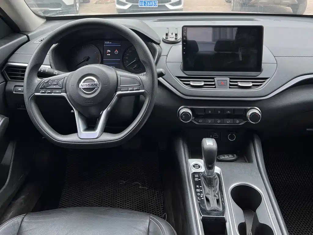 NISSAN TEANA 2022