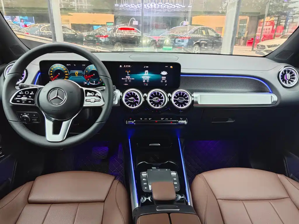 MERCEDES BENZ GLB 2023