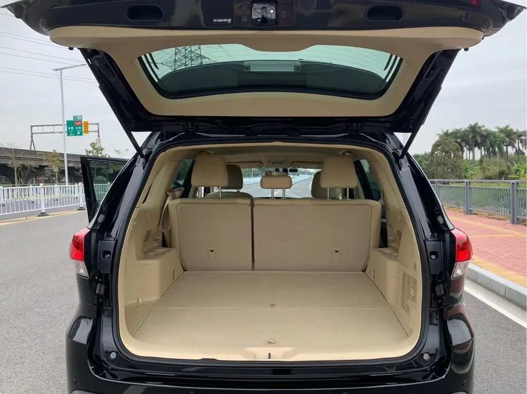 TOYOTA HIGHLANDER 2020