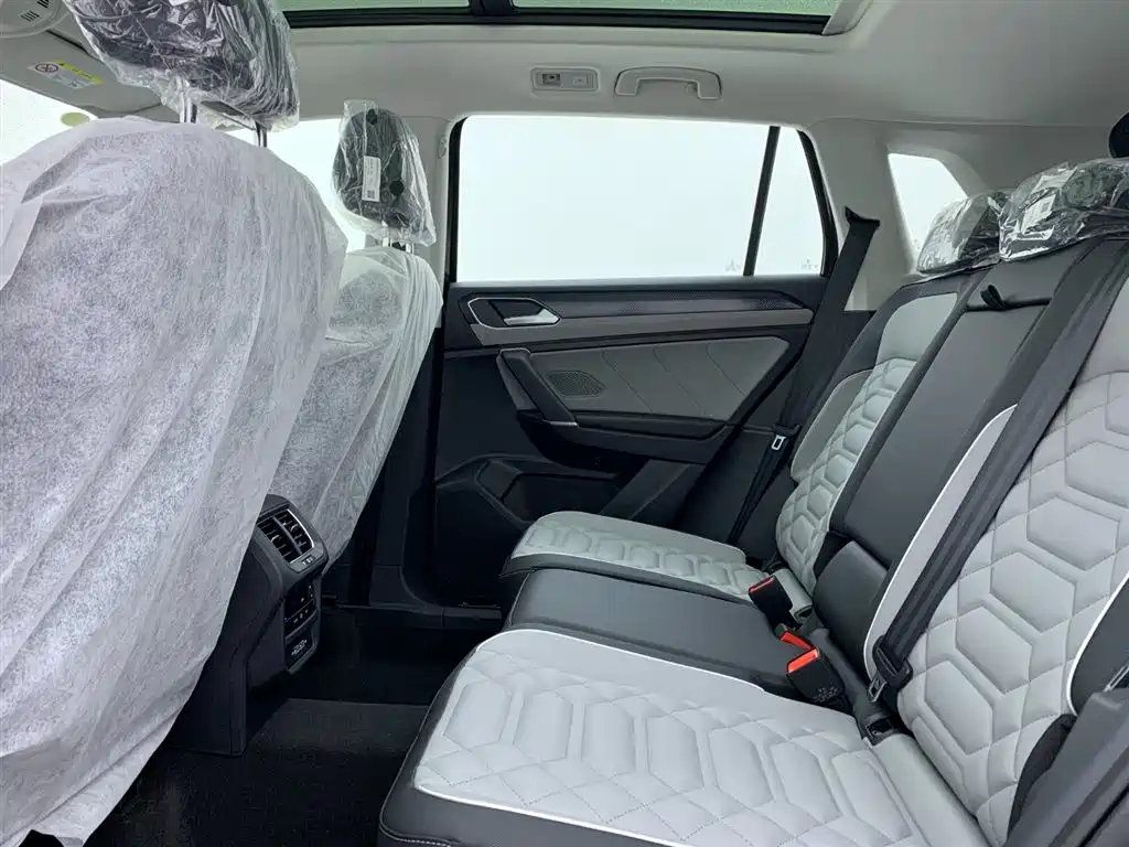 VOLKSWAGEN TAYRON 2024