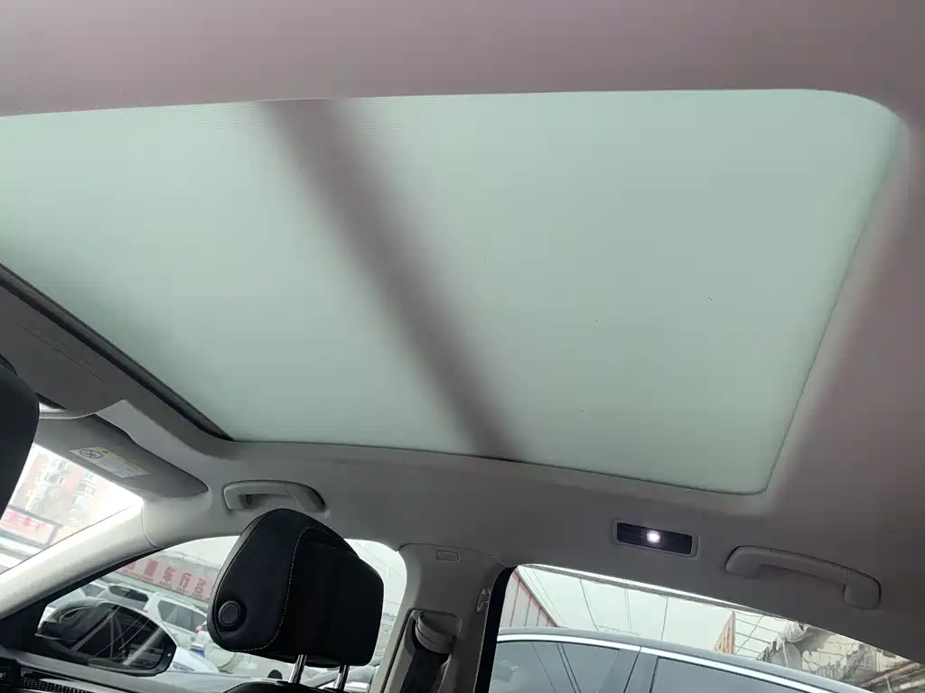 VOLKSWAGEN PASSAT 2023