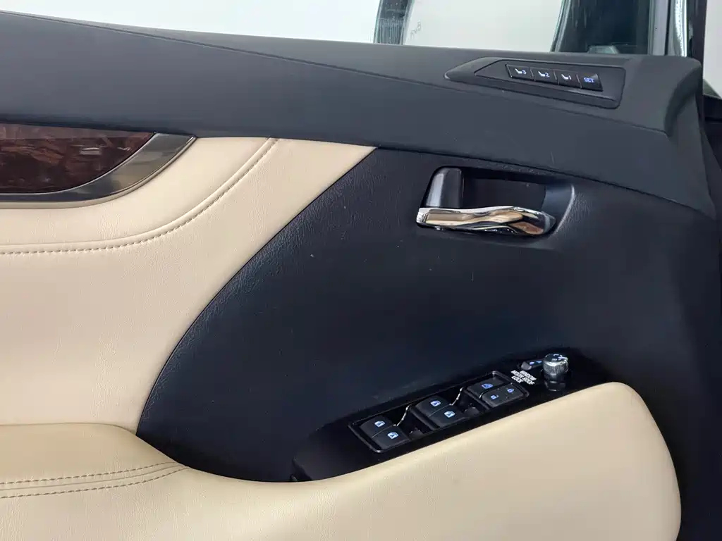 TOYOTA ALPHARD 2018