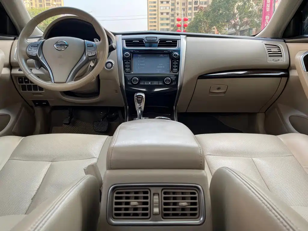 NISSAN TEANA 2014