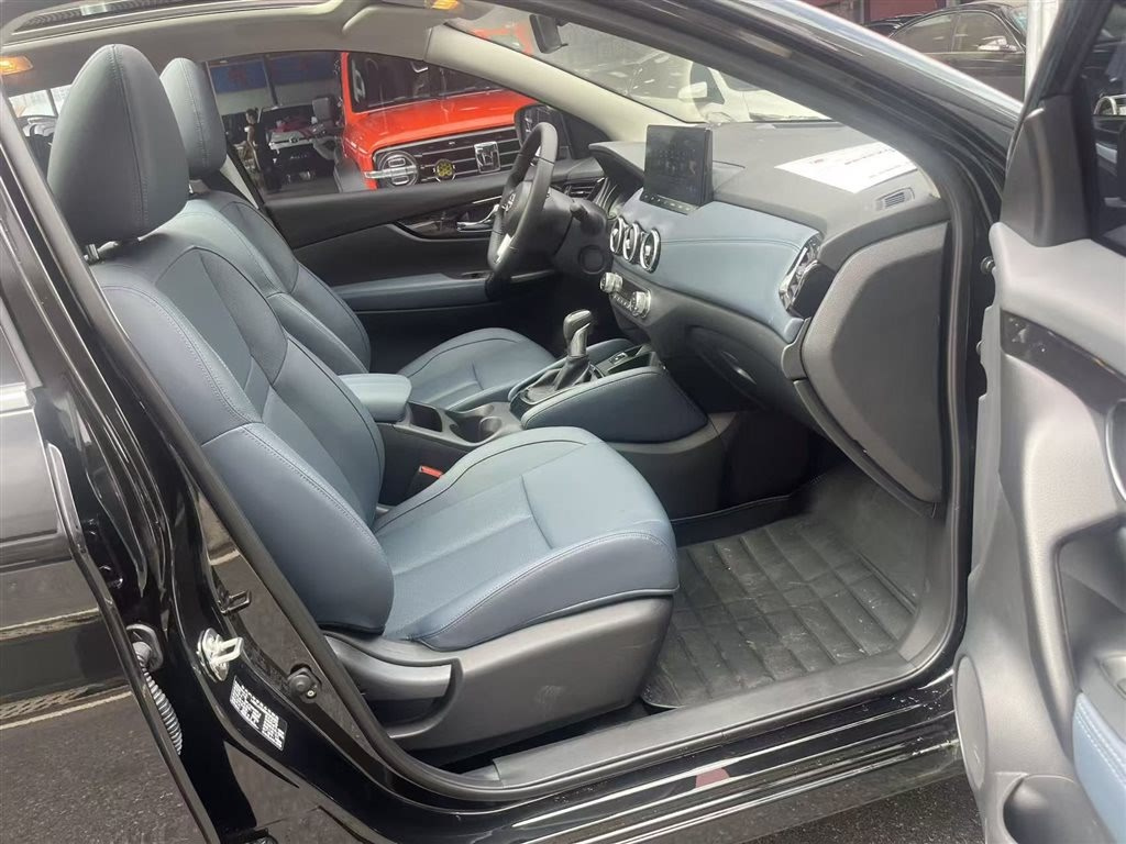 NISSAN QASHQAI 2025