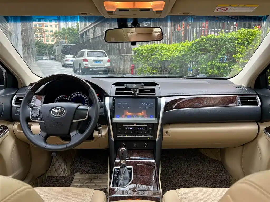 TOYOTA CAMRY 2017