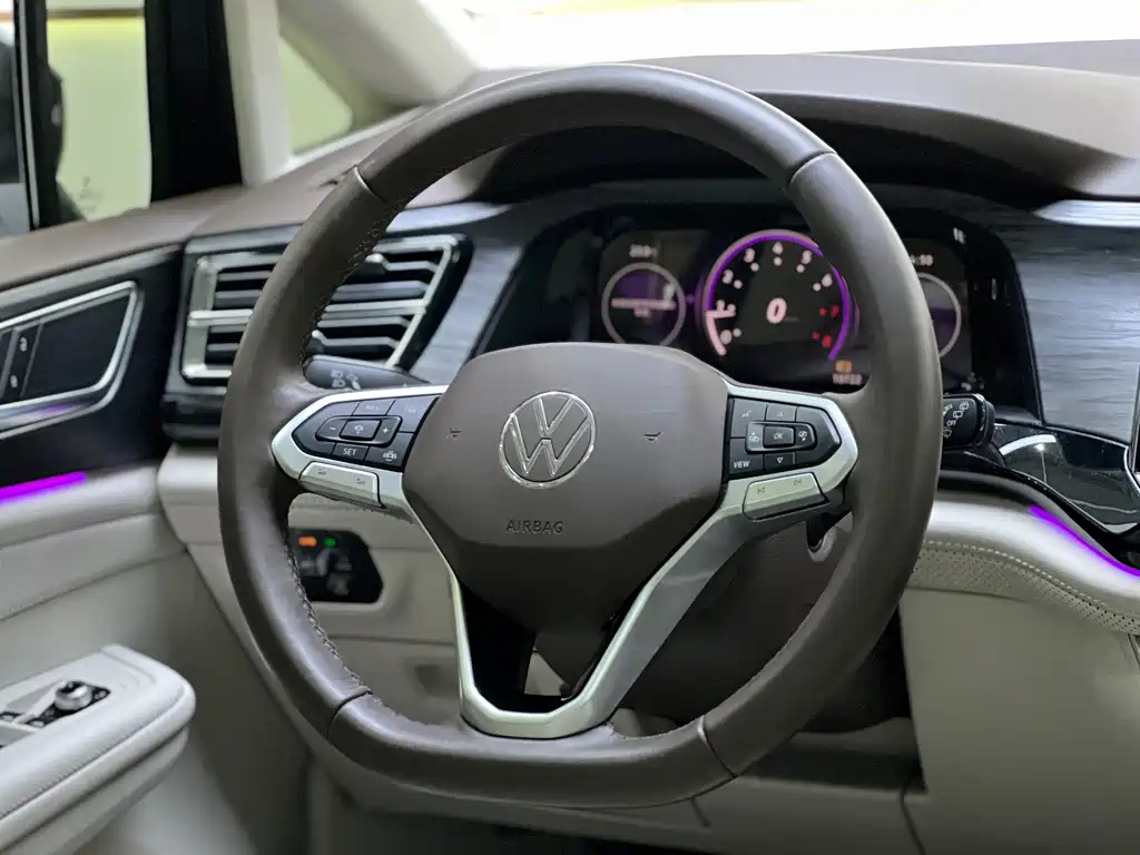 VOLKSWAGEN VILORAN 2023