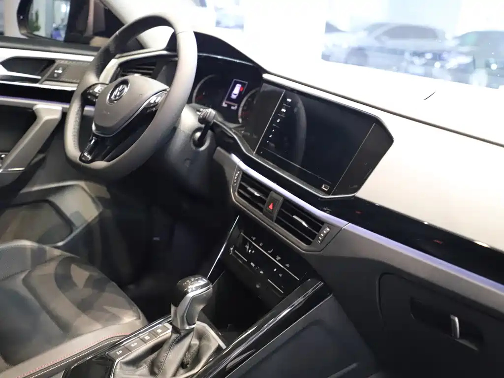 VOLKSWAGEN TAYRON 2020