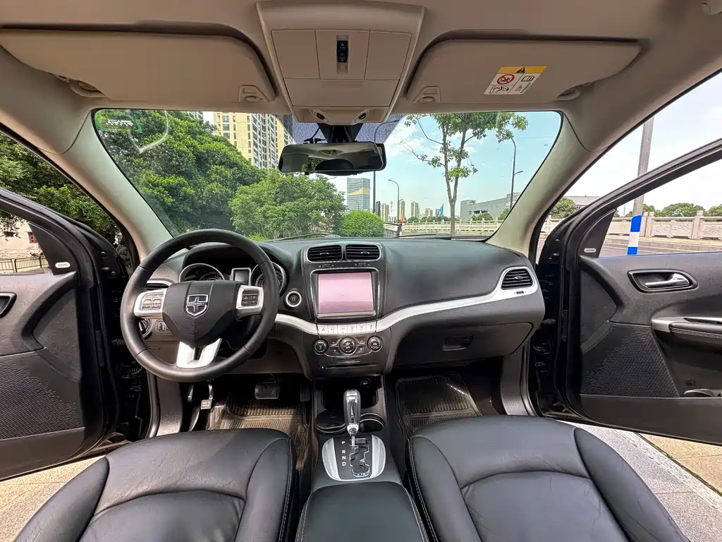 DODGE JCUV 2014