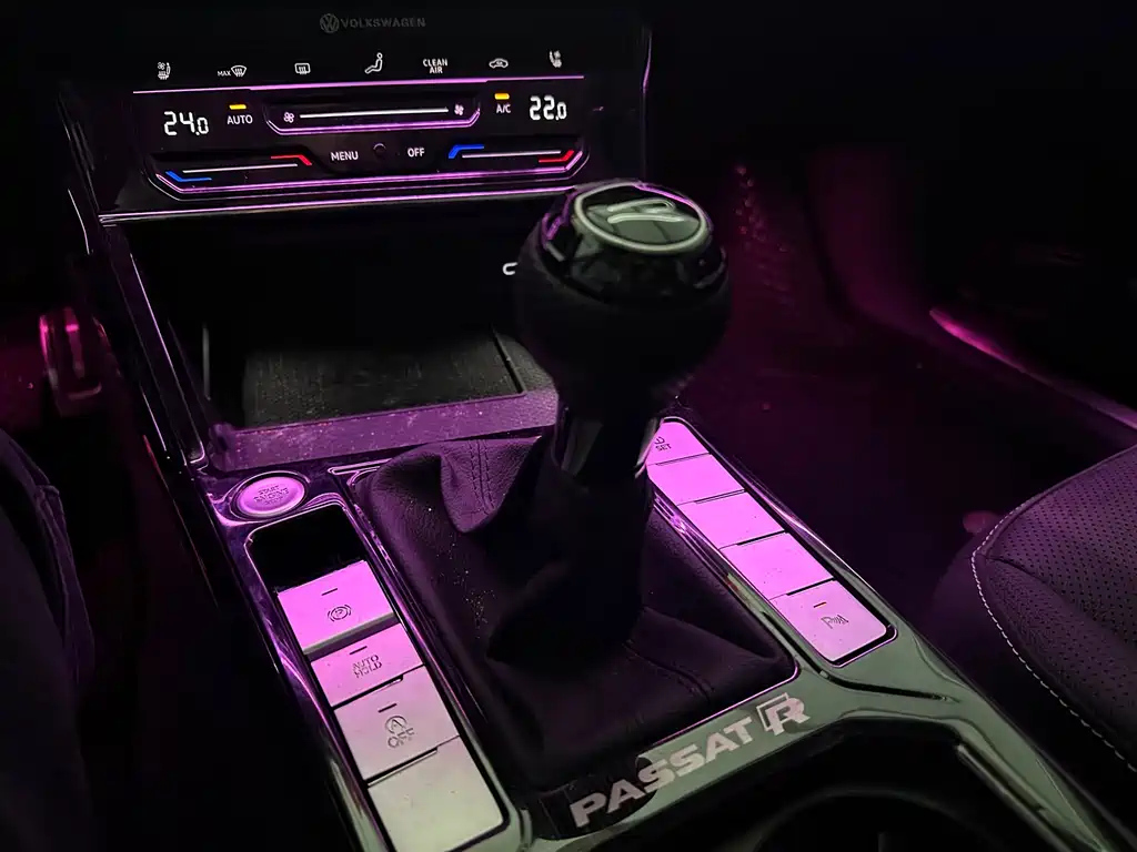 VOLKSWAGEN PASSAT 2022