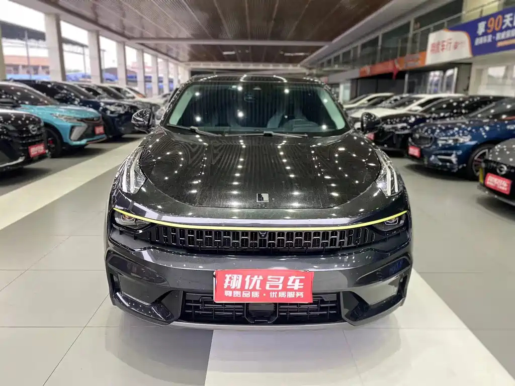 LYNK&CO 05 2022