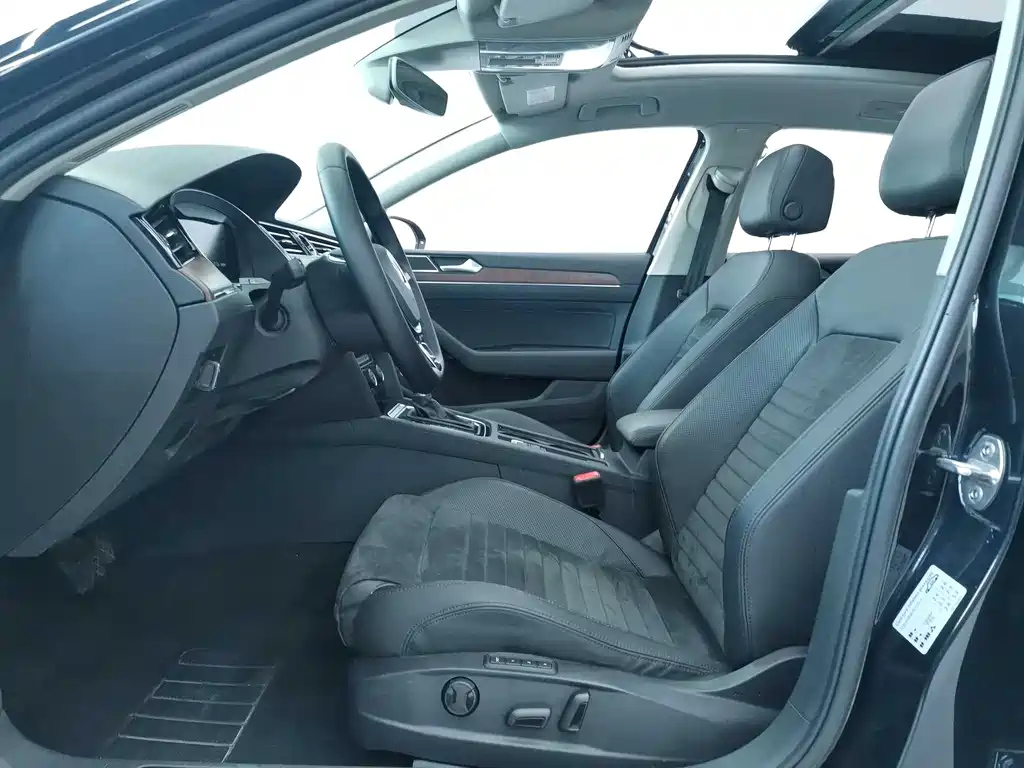 VOLKSWAGEN MAGOTAN 2020