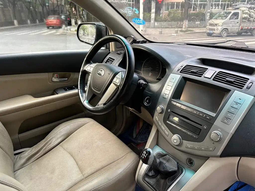 BYD S6 2012