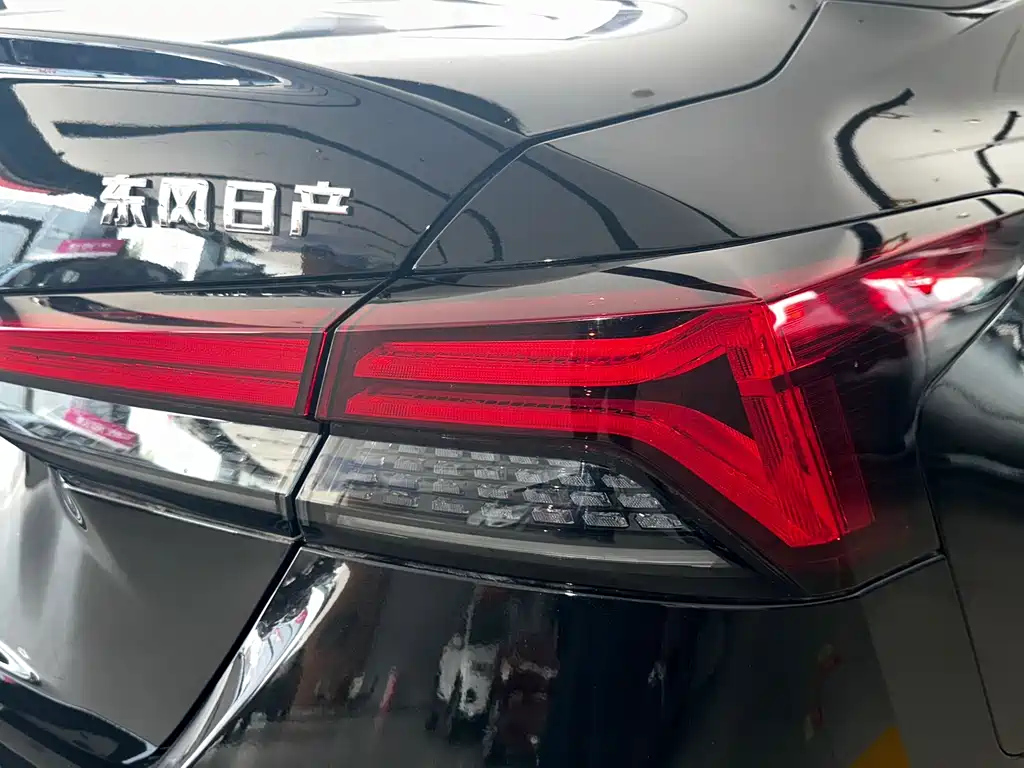 NISSAN TEANA 2023