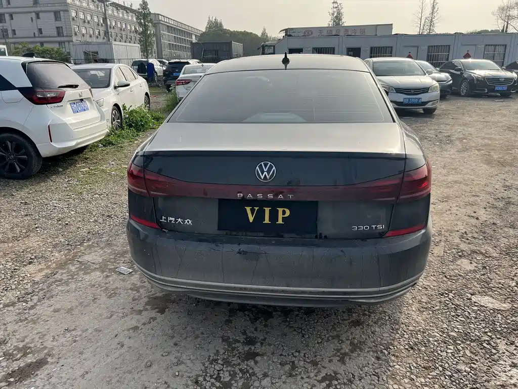 VOLKSWAGEN PASSAT 2022