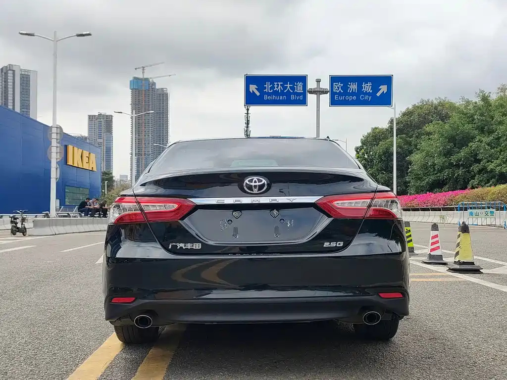 TOYOTA CAMRY 2019