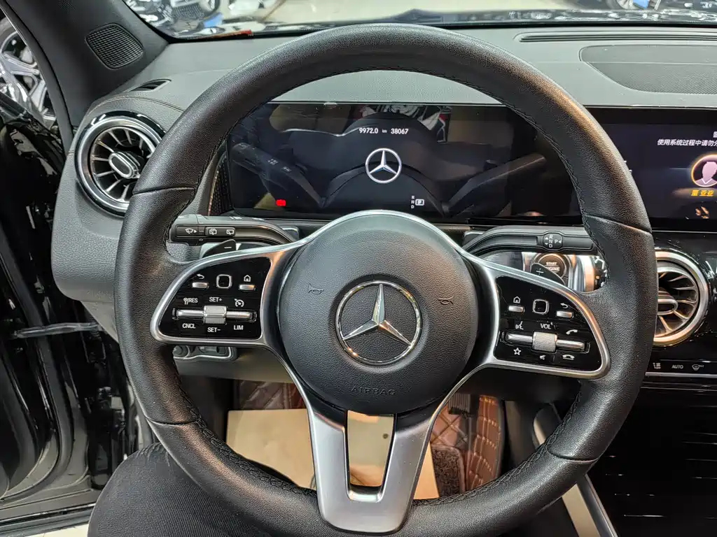 MERCEDES BENZ GLB 2021