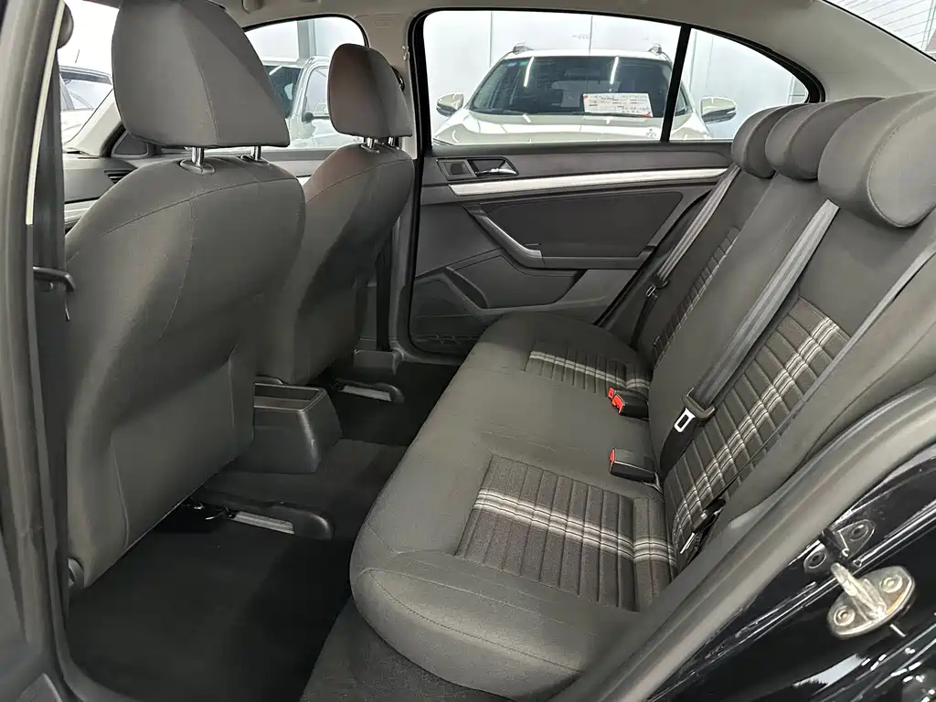 VOLKSWAGEN LAVIDA 2022